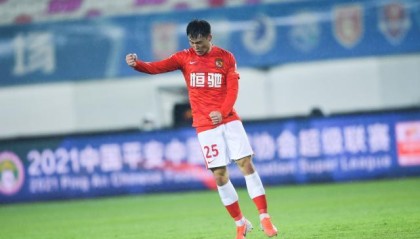 【中超】郑智“御驾亲征”邓涵文破门 广州队1比0国安